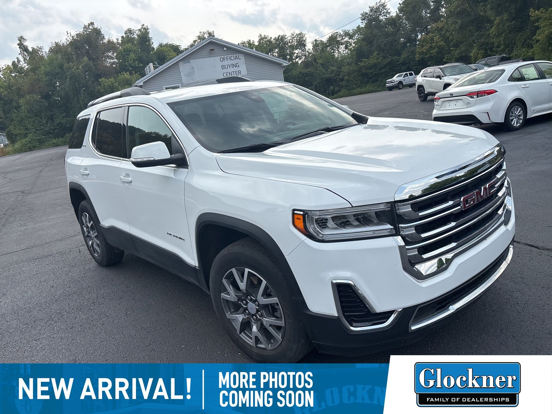 2023 Gmc Acadia SLE photo 2