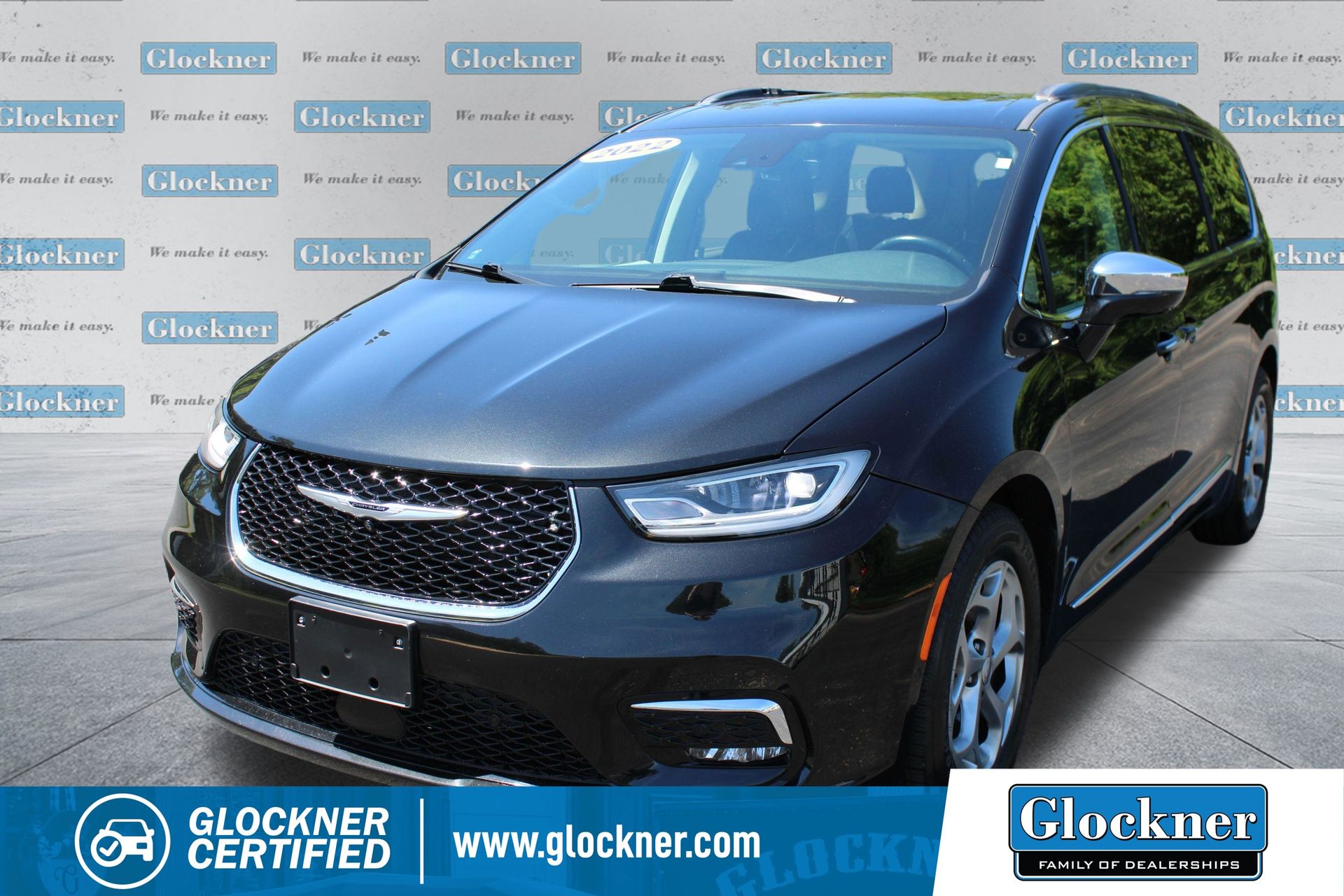 2022 Chrysler Pacifica Limited's photo