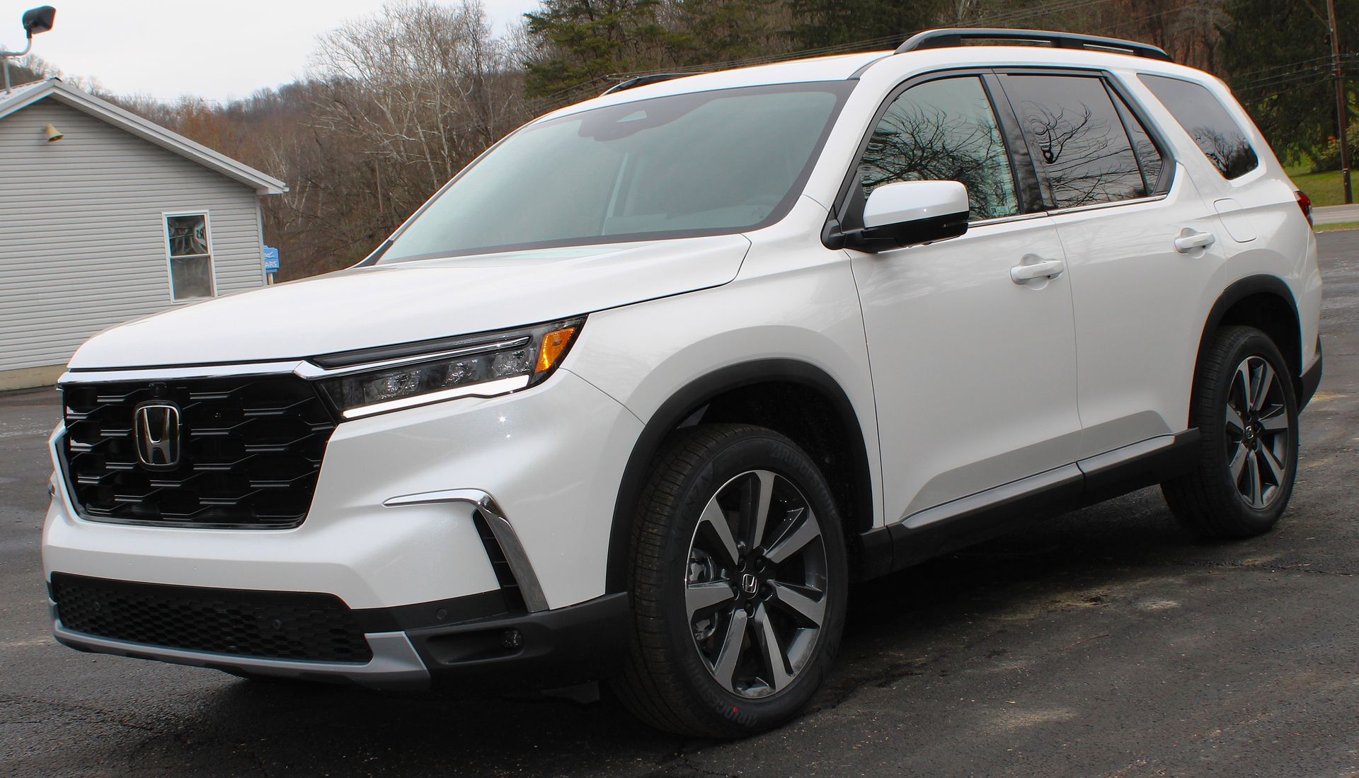 2025 Honda Pilot Elite's photo