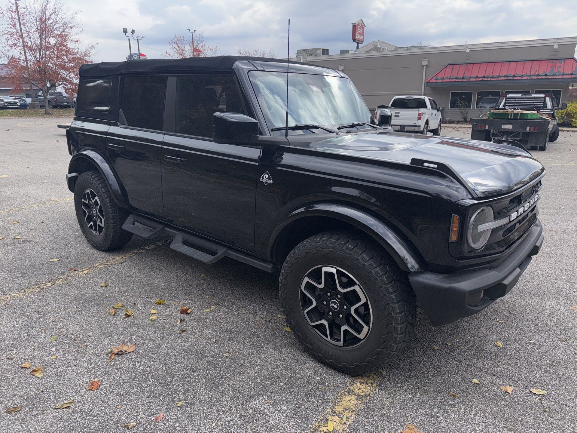 2022 Ford Bronco Outer Banks photo 2
