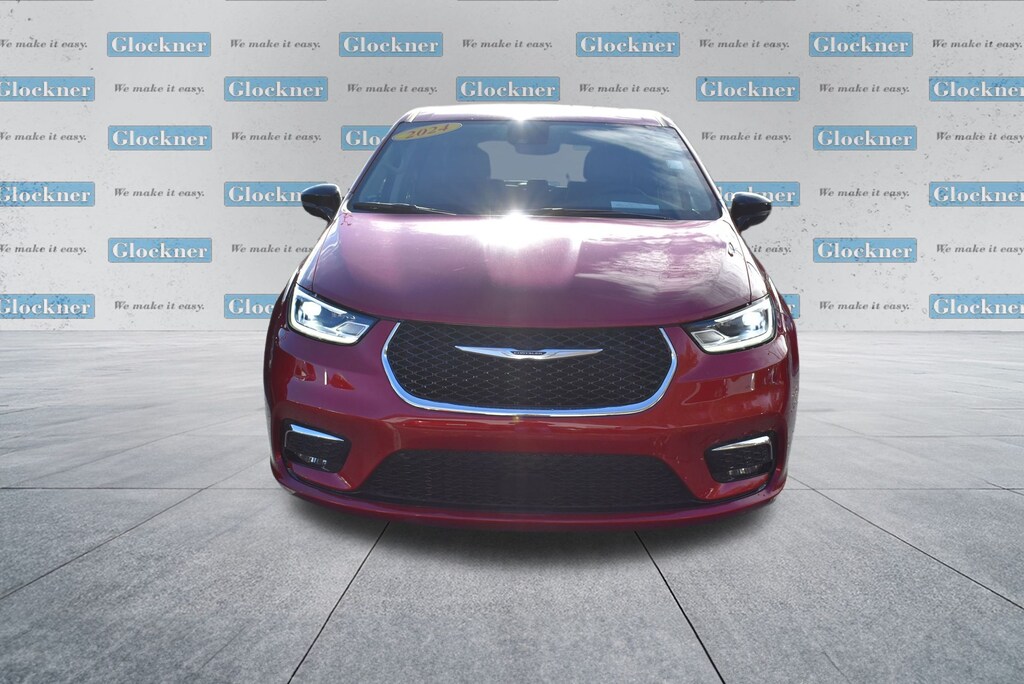 Used 2024 Chrysler Pacifica Touring L Minivan/Van