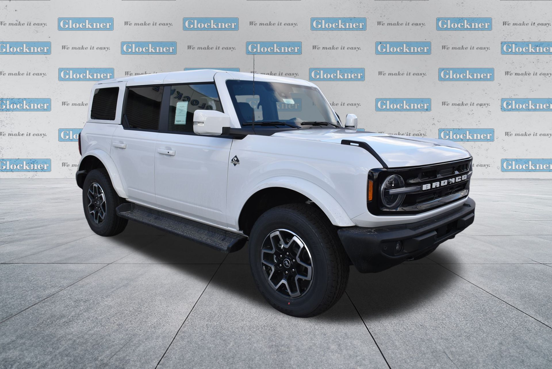 2025 Ford Bronco Outer Banks photo 2