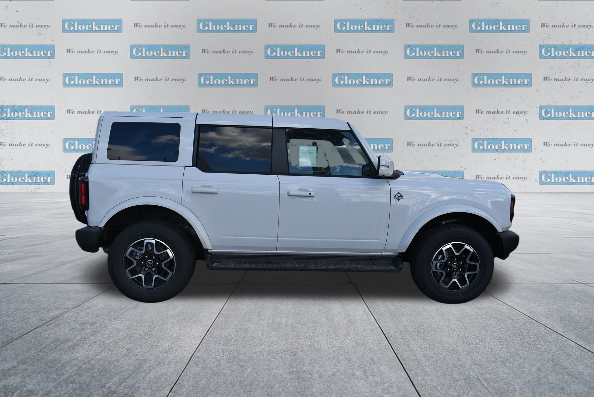 2025 Ford Bronco Outer Banks photo 3