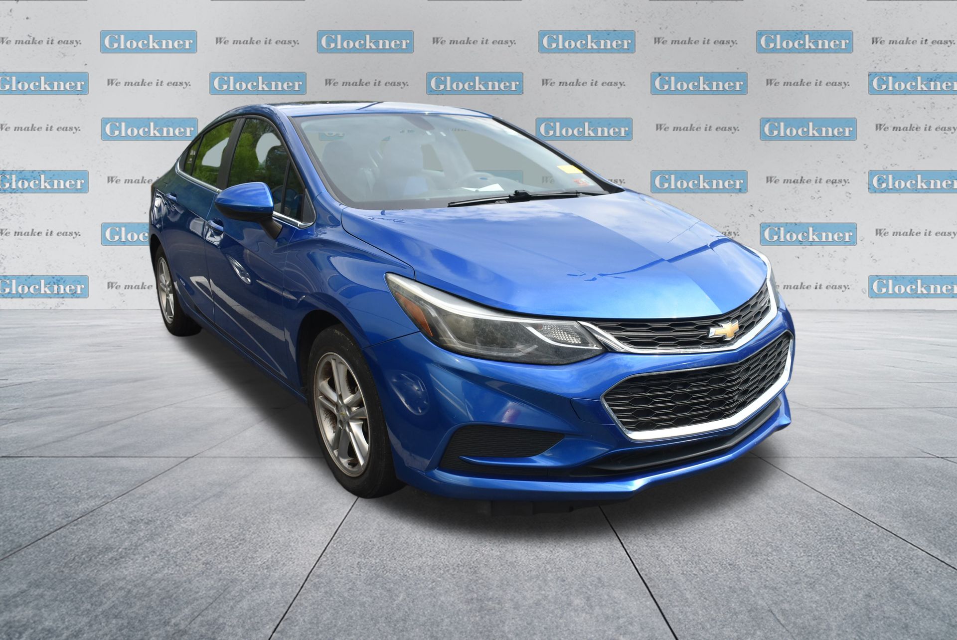 2017 Chevrolet Cruze LT photo 2