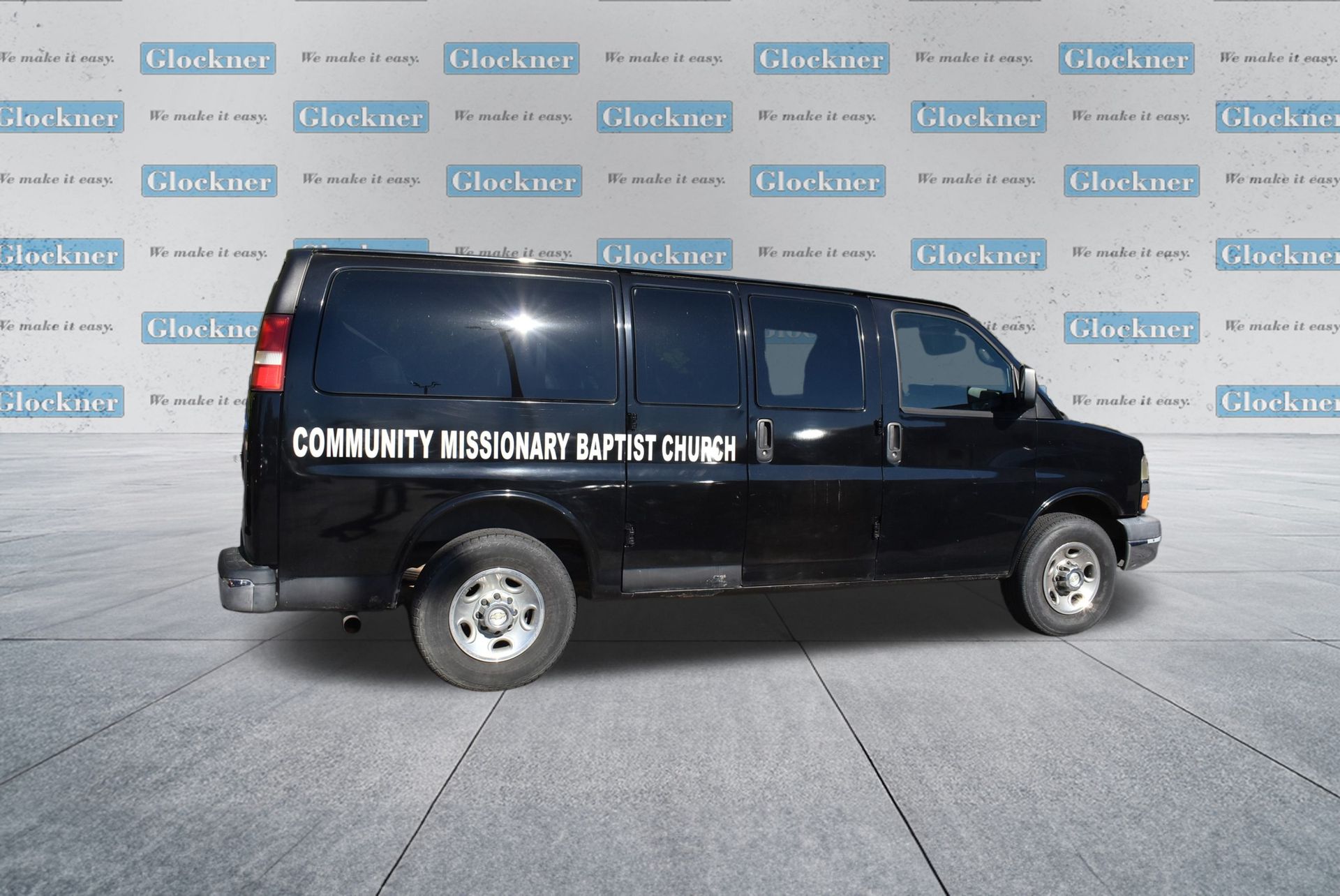 2009 Chevrolet Express 2500 LS Van photo 3