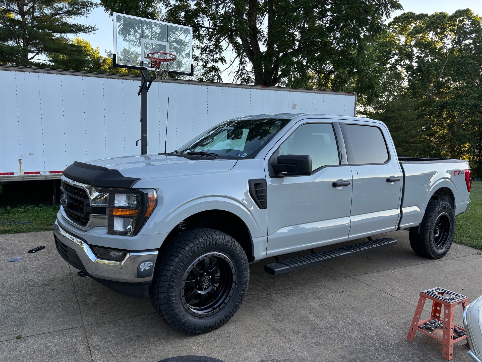 2023 Ford F-150 XLT photo 2