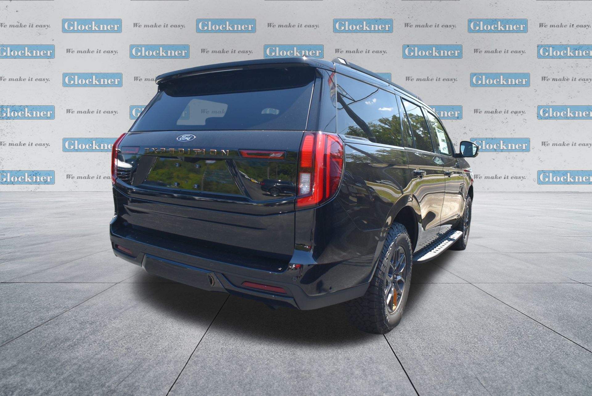 2025 Ford Expedition photo 3