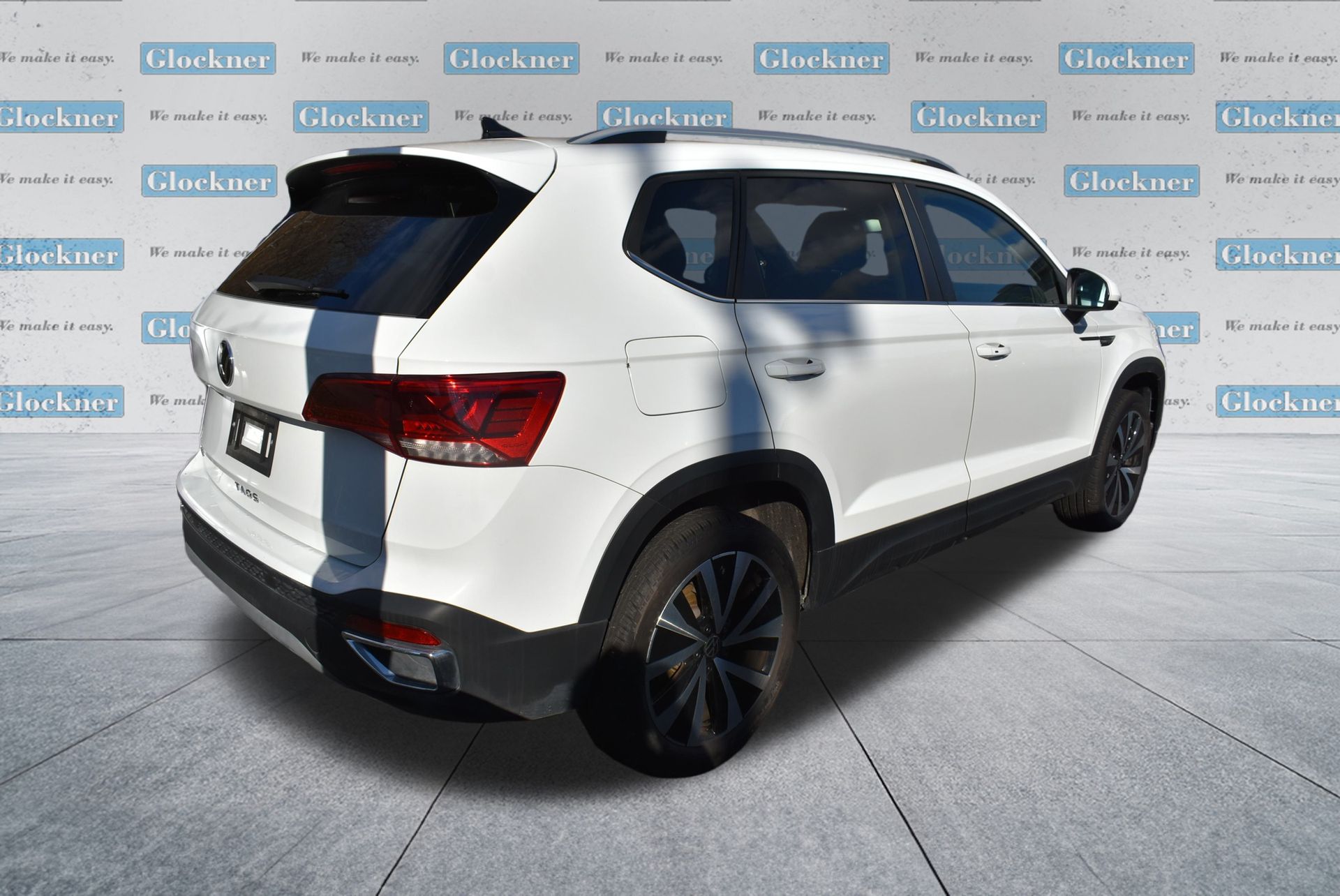 2024 Volkswagen Taos SE photo 3