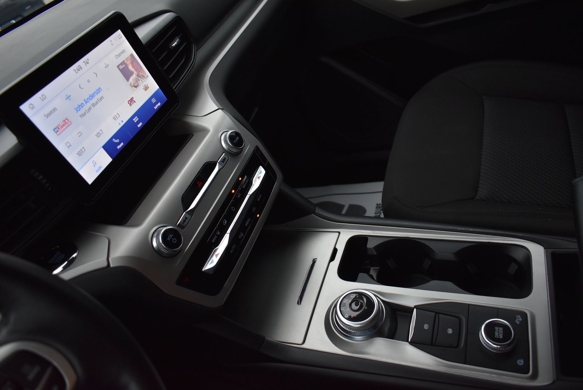 2023 Ford Explorer XLT - Photo 25