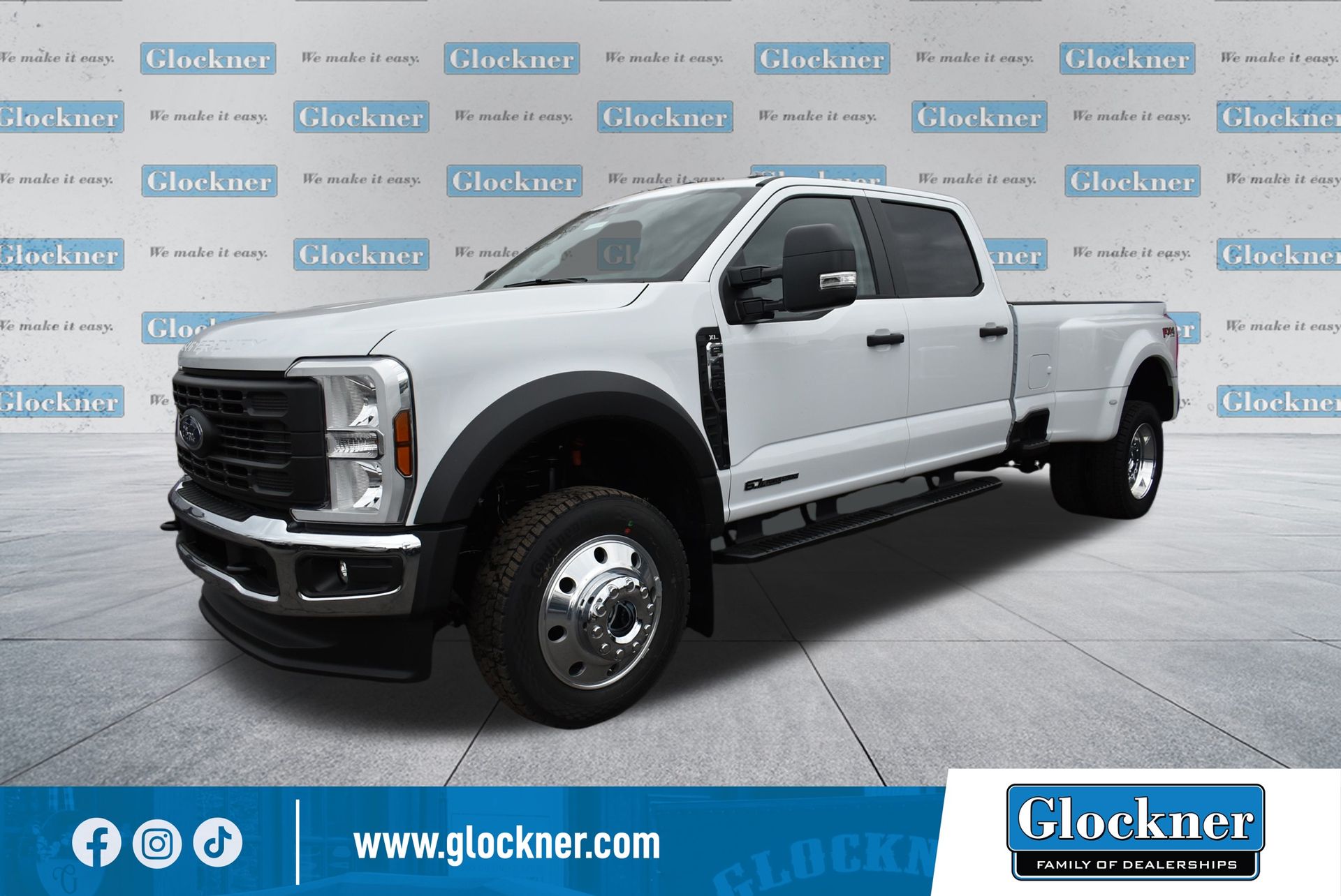 2026 Ford F-450 Super Duty XL's photo