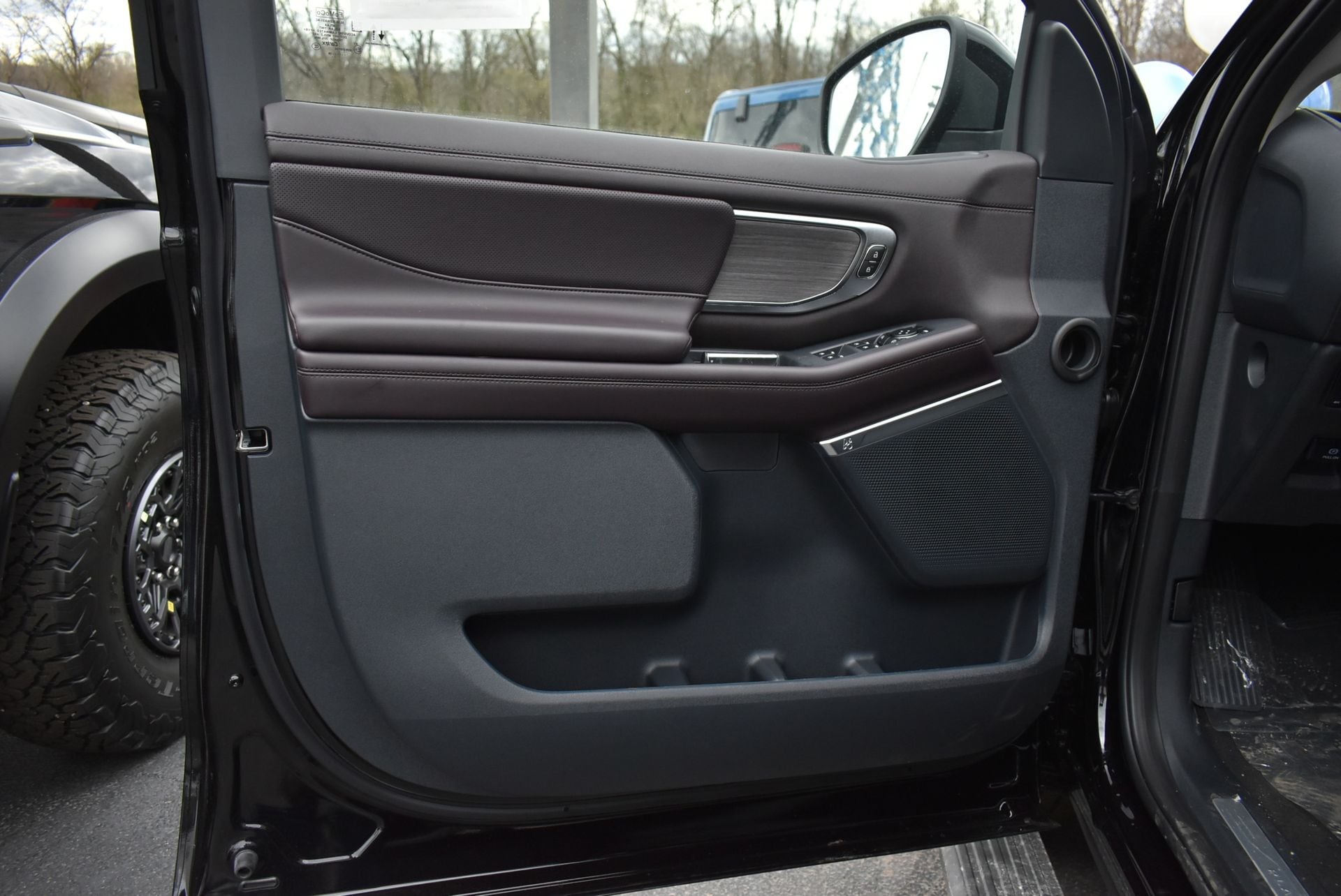 2026 Ford Expedition MAX Platinum - Photo 11