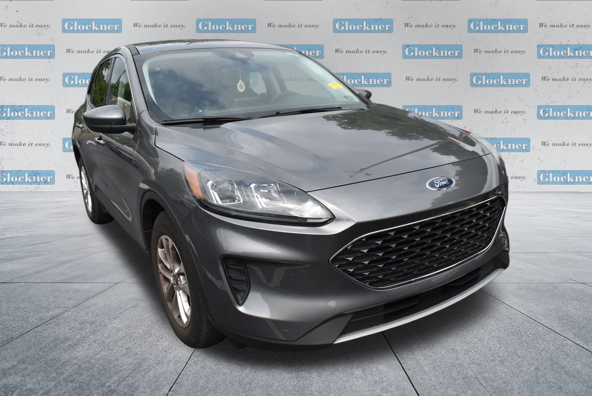 Used 2021 Ford Escape SE with VIN 1FMCU0G65MUA98867 for sale in South Point, OH