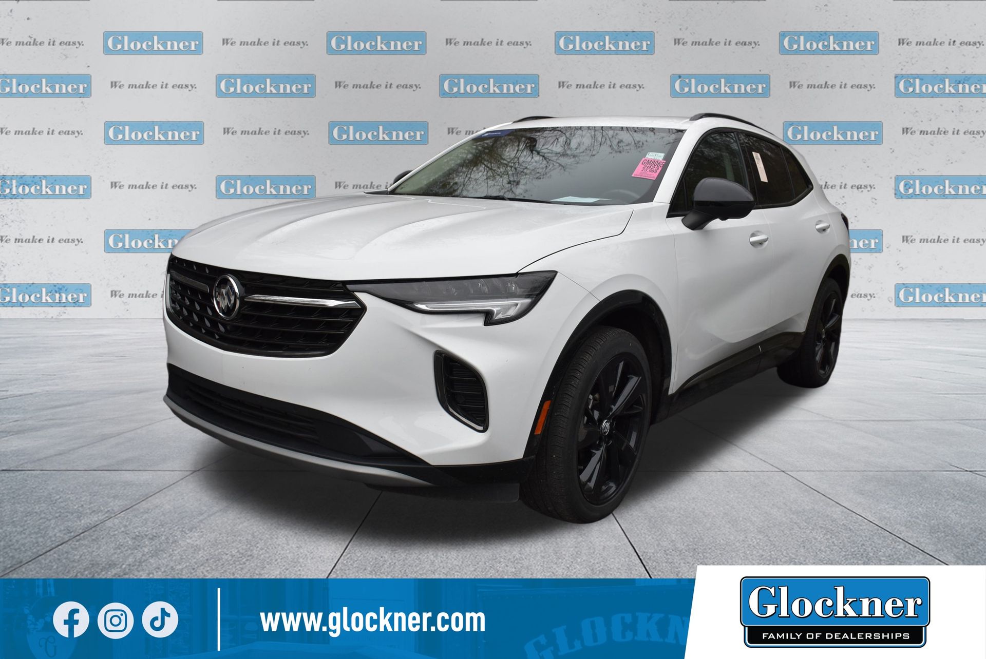 2025 Toyota Camry LE's photo