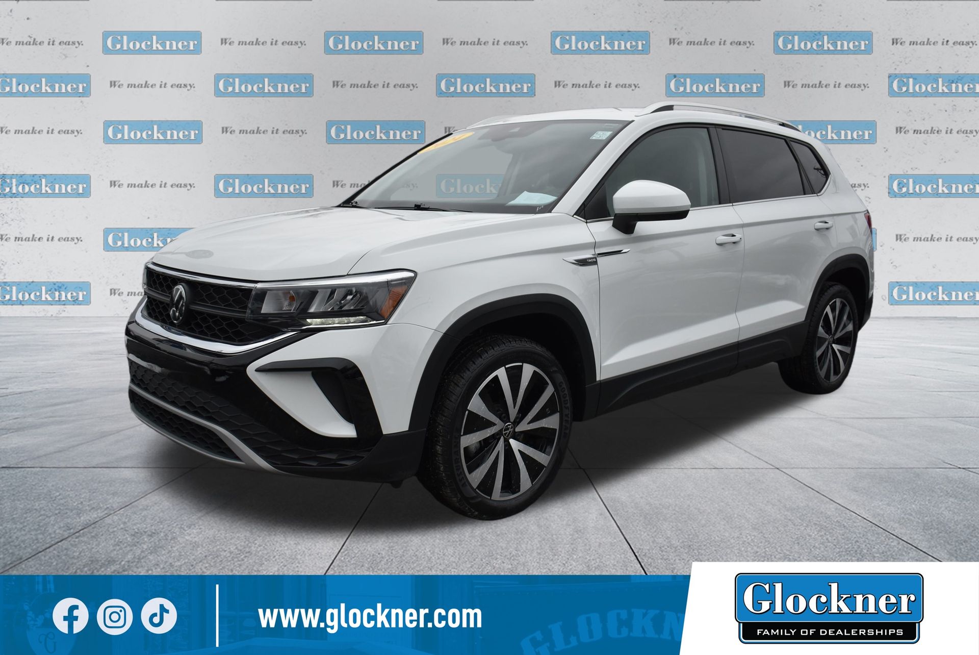 2024 Volkswagen Taos SE's photo