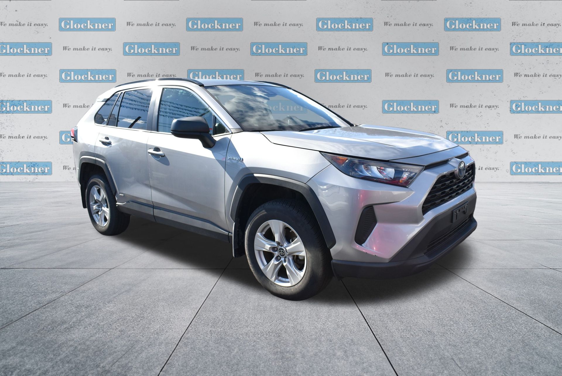 2021 Toyota RAV4 Hybrid LE photo 2
