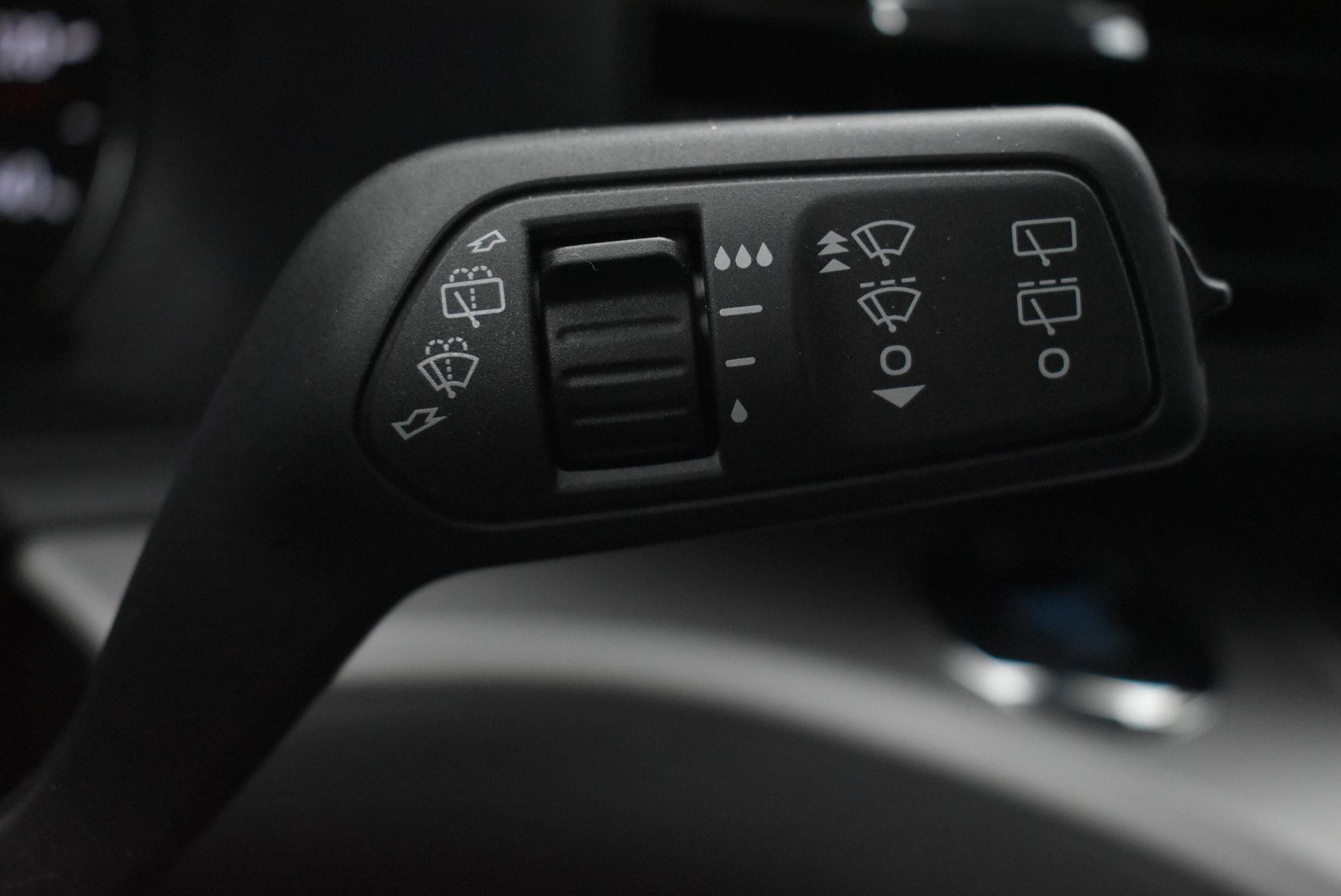 2023 Ford Explorer XLT - Photo 24