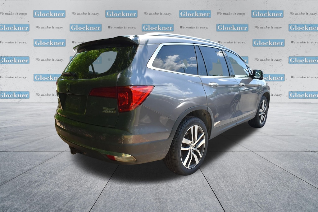 Used 2017 Honda Pilot Touring AWD SUV