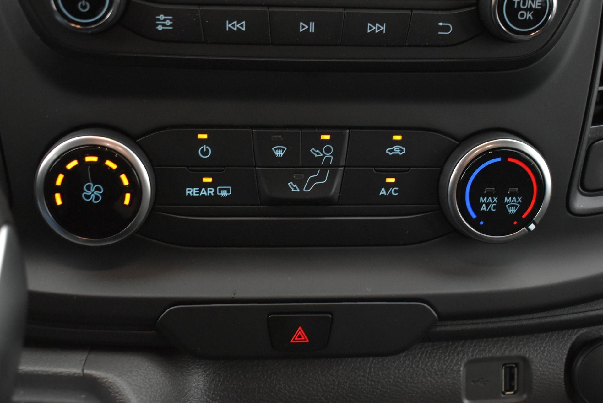 2025 Ford Transit Passenger Van XL - Photo 26