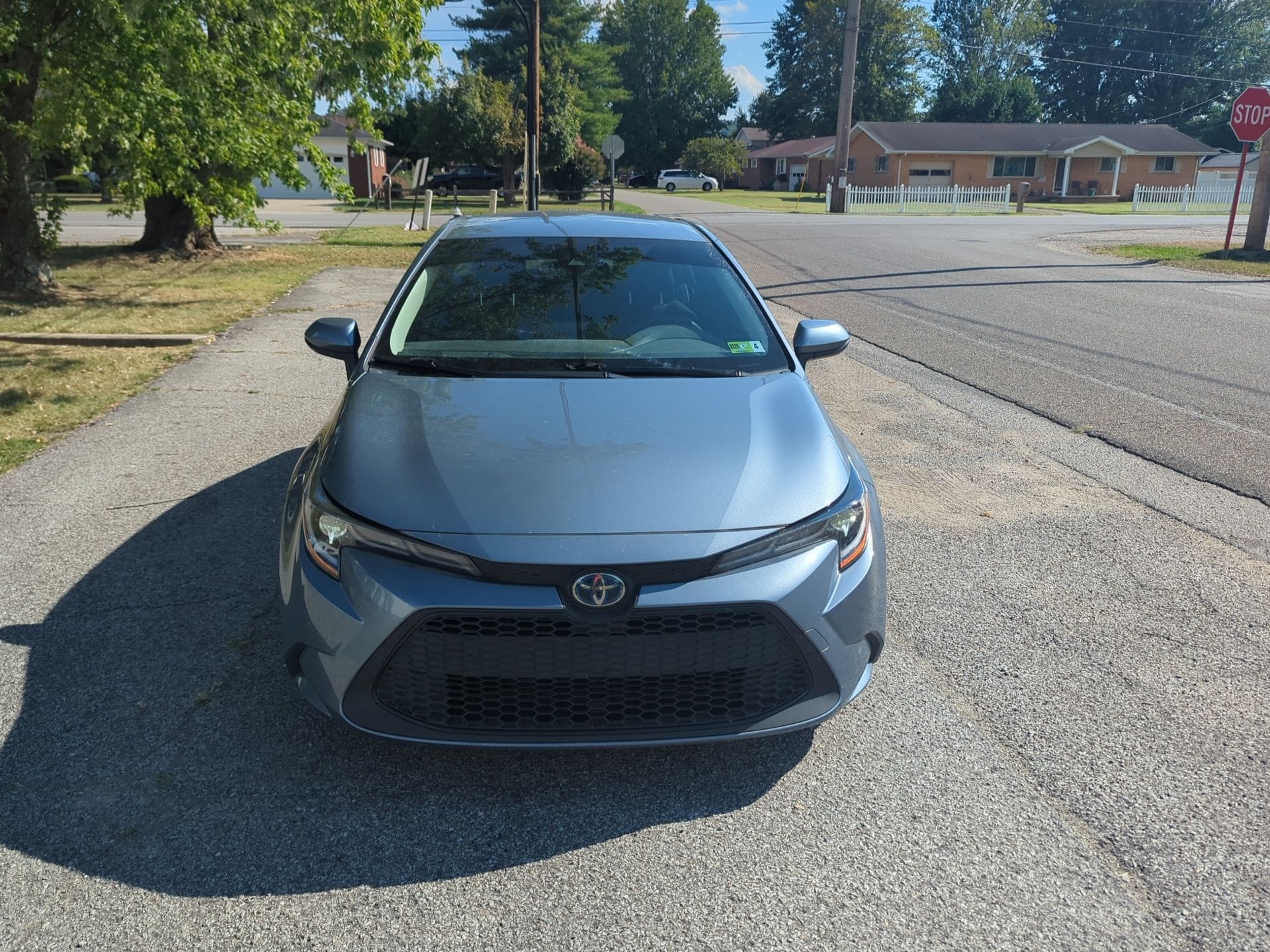 Used 2022 Toyota Corolla LE with VIN JTDEAMDE2NJ047418 for sale in South Point, OH