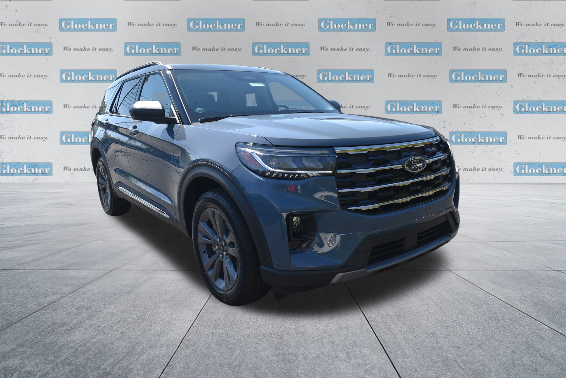 2025 Ford Explorer photo 2