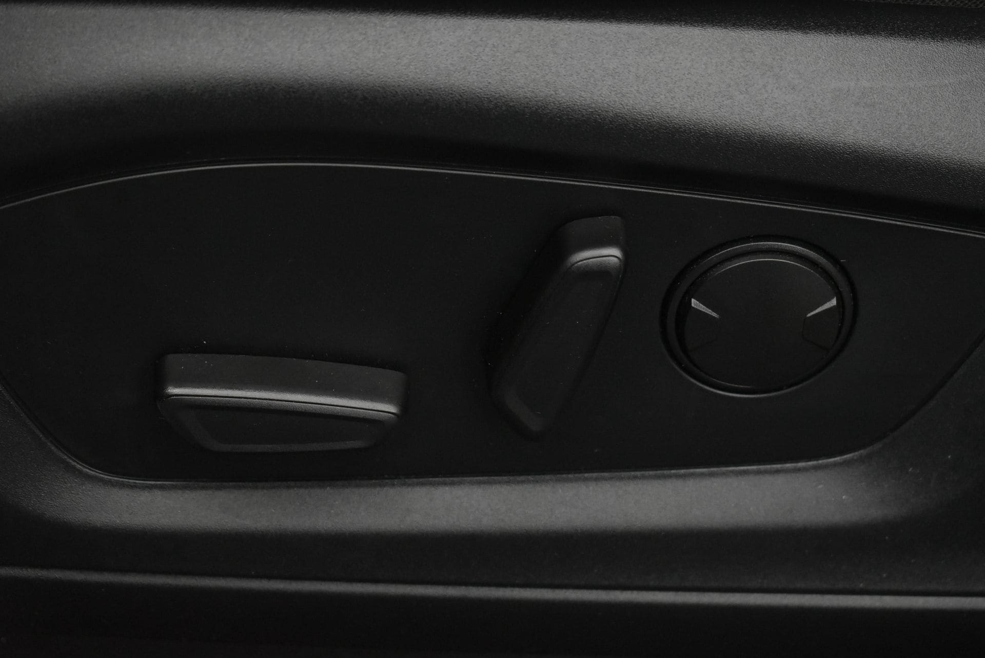 2023 Ford Explorer XLT - Photo 14
