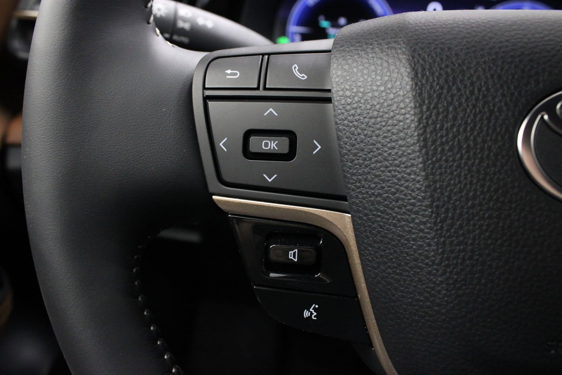 2026 Toyota Crown Limited - Photo 33