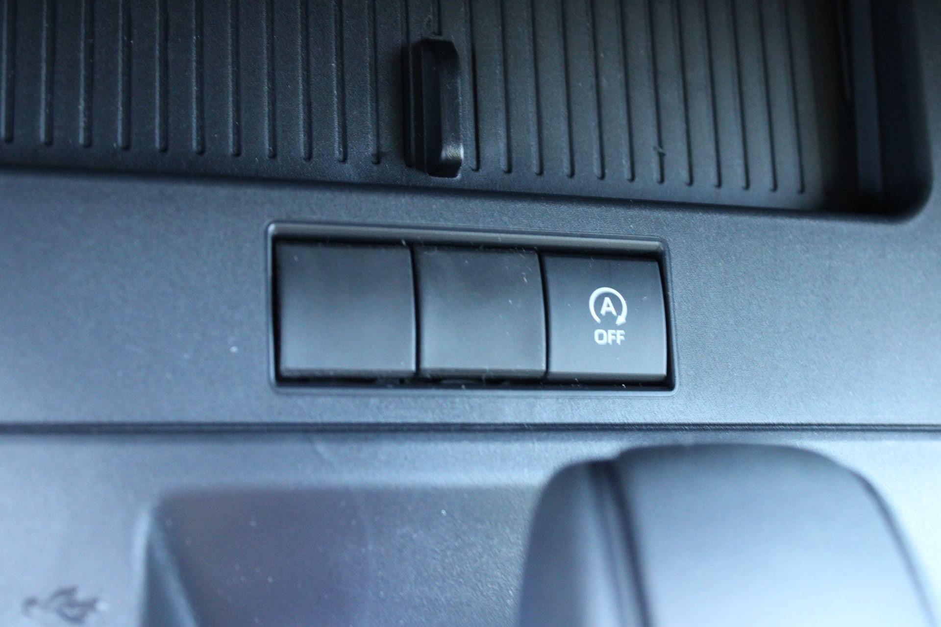 2026 Toyota Corolla Cross L - Photo 37