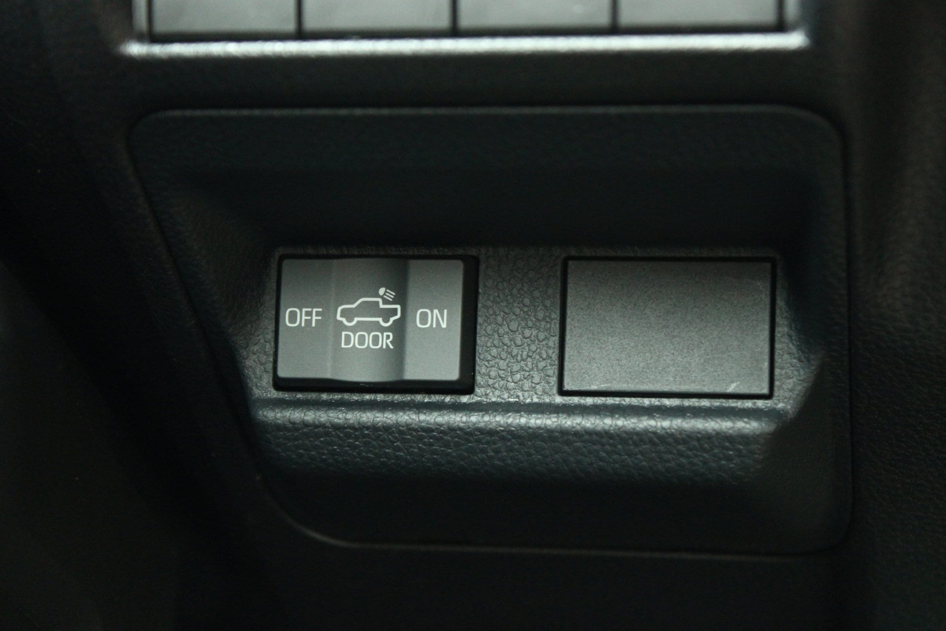 2026 Toyota Tacoma SR5 - Photo 26