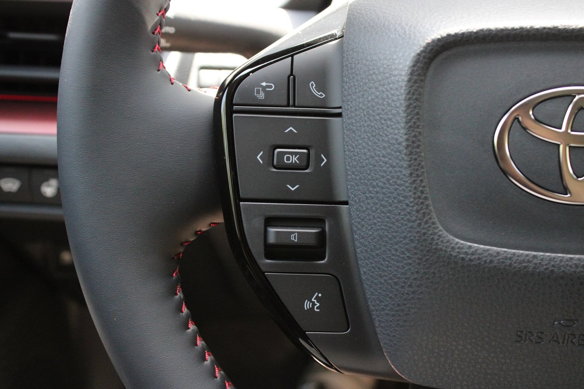 2026 Toyota Prius Plug-in Hybrid XSE Premium - Photo 32