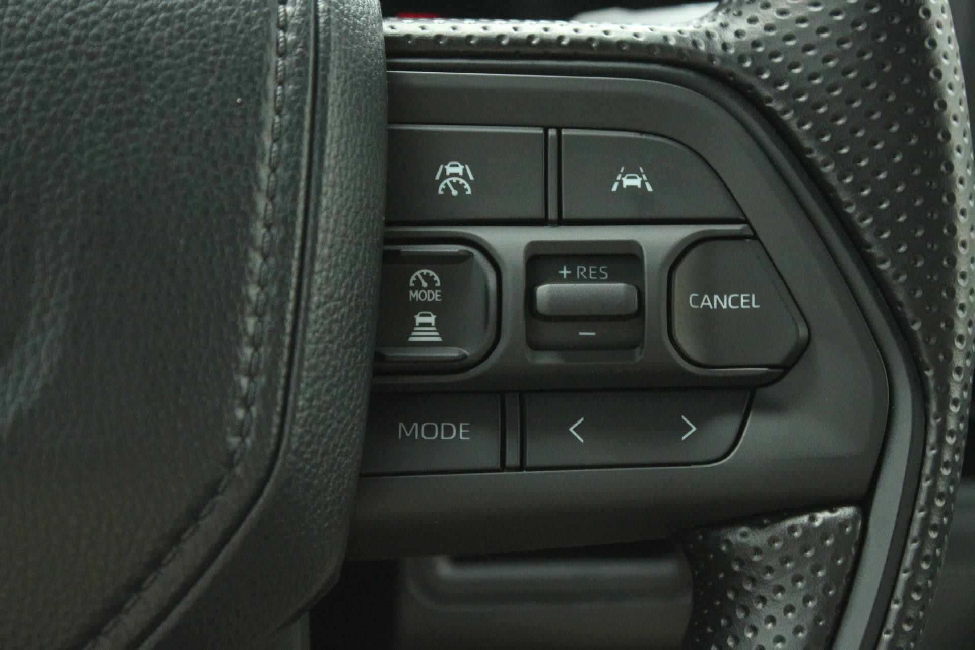 2026 Toyota Tacoma SR5 - Photo 31