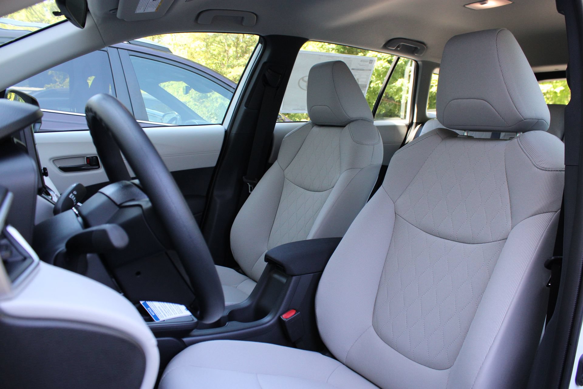 2026 Toyota Corolla Cross L - Photo 16