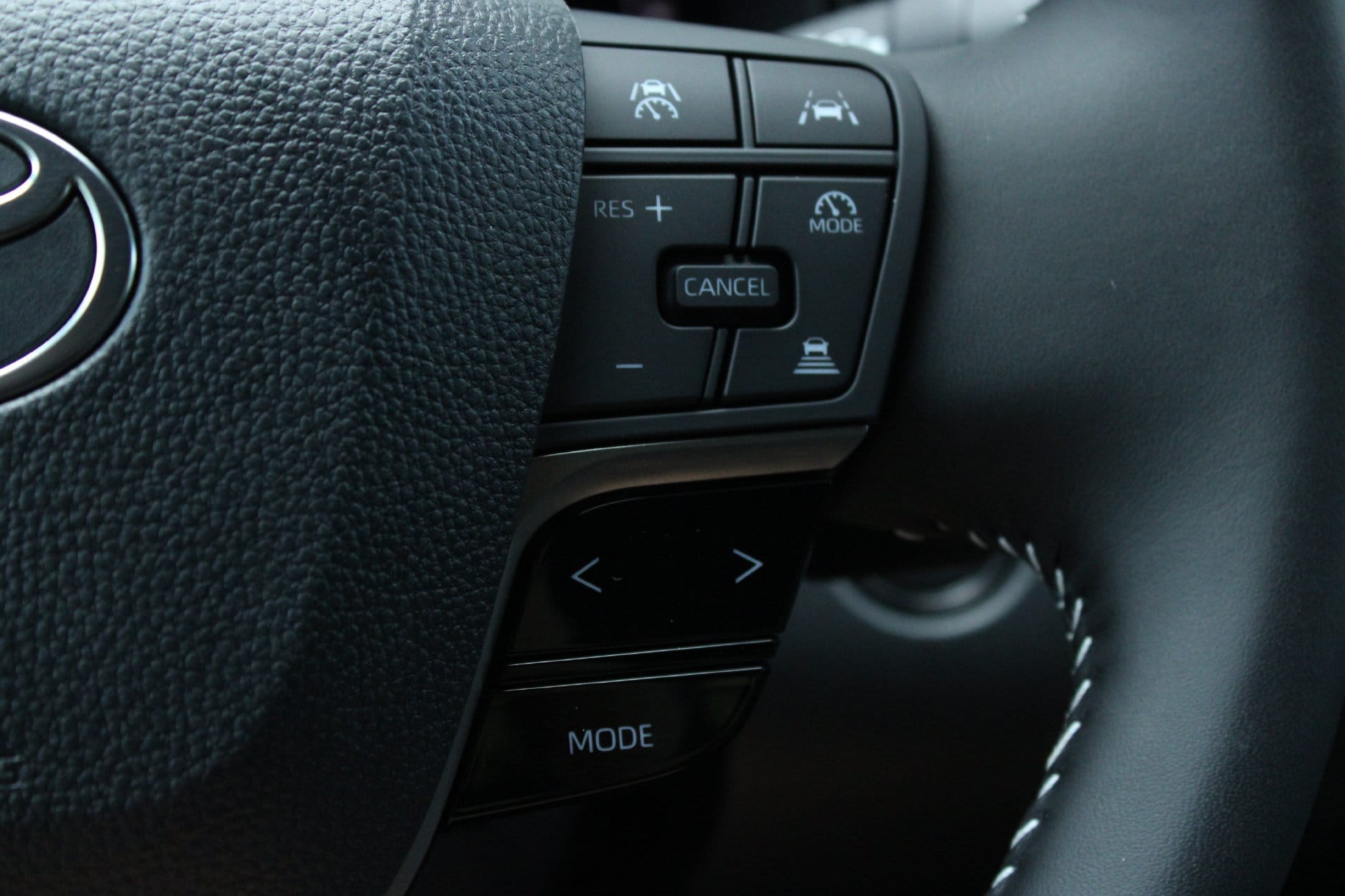 2026 Toyota Camry SE - Photo 30