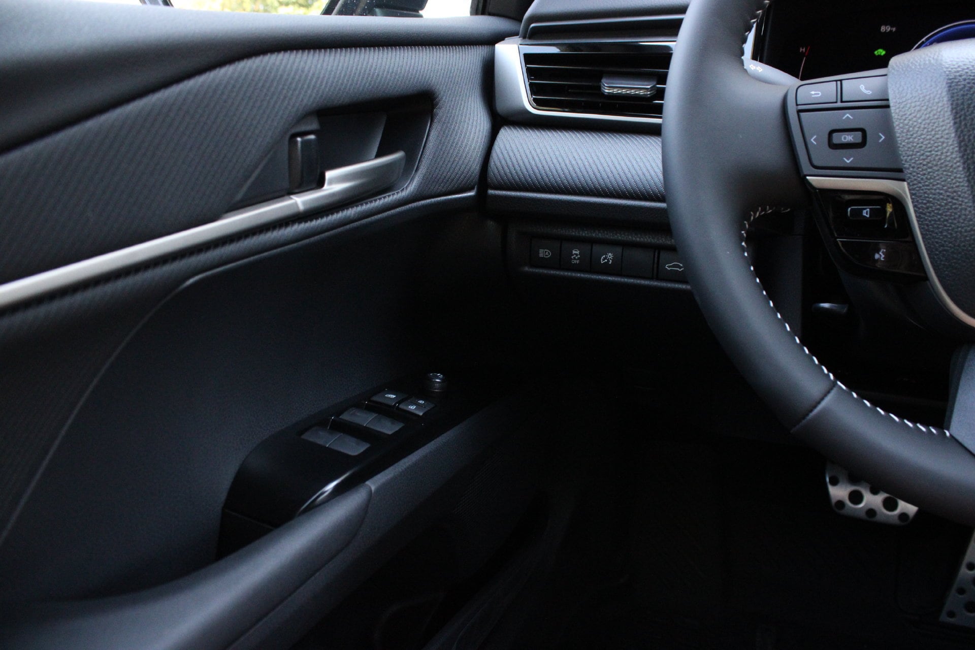 2026 Toyota Camry SE - Photo 24