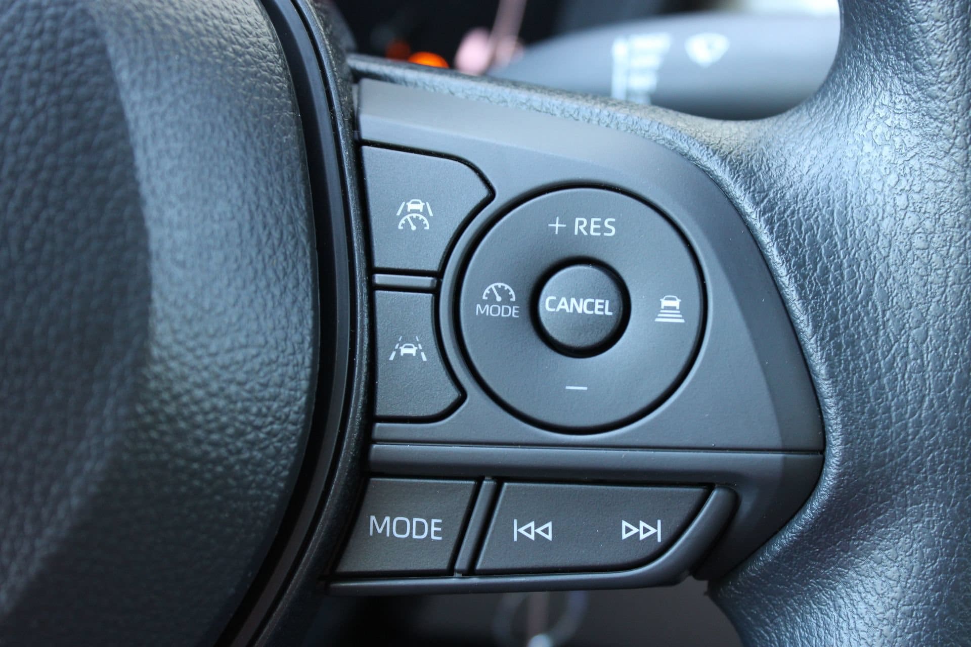 2026 Toyota Corolla Cross L - Photo 27