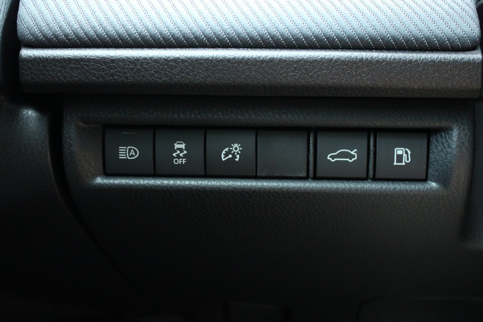 2026 Toyota Camry SE - Photo 27