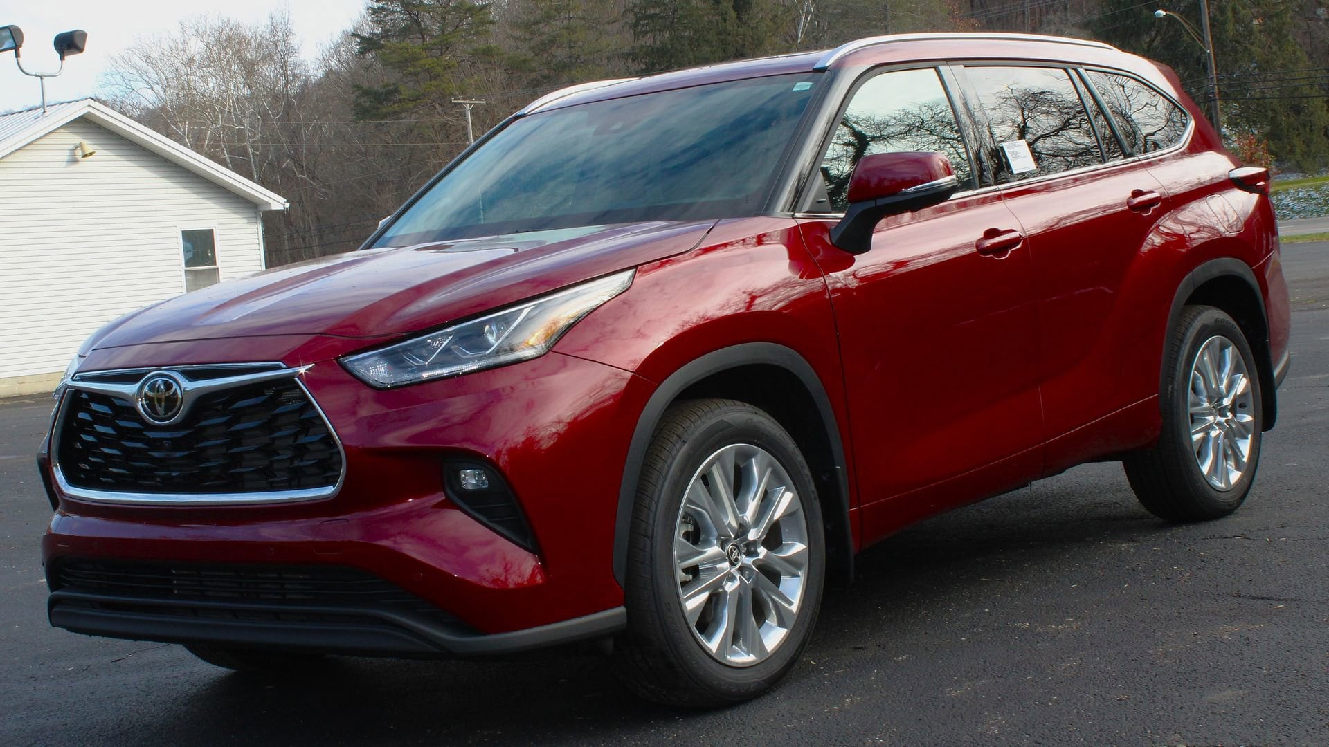 2026 Toyota Highlander Limited's photo