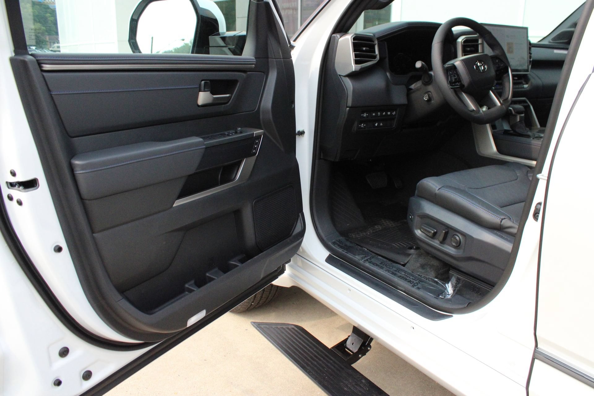 2026 Toyota Tundra Platinum - Photo 16