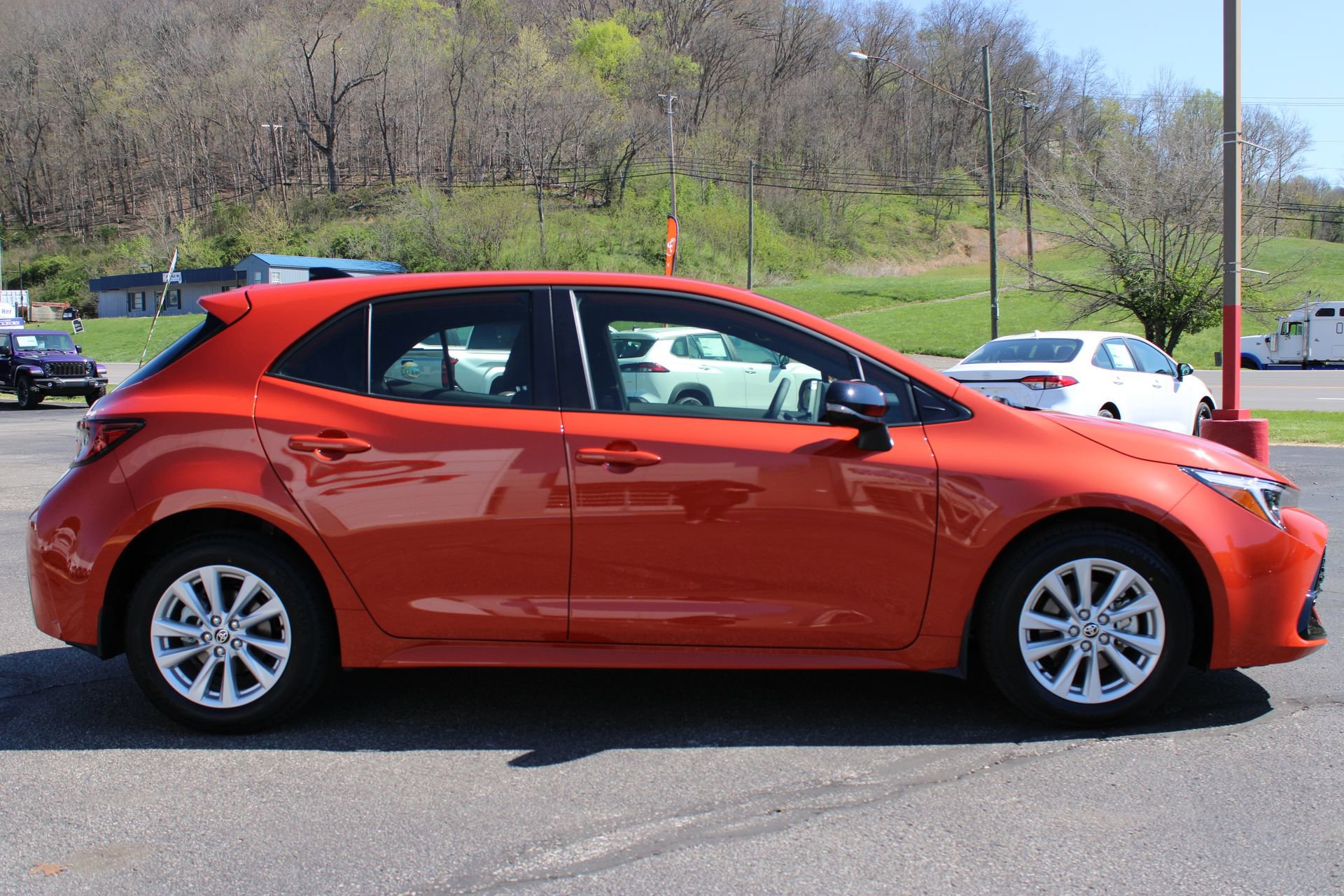 2026 Toyota Corolla Hatchback SE - Photo 6