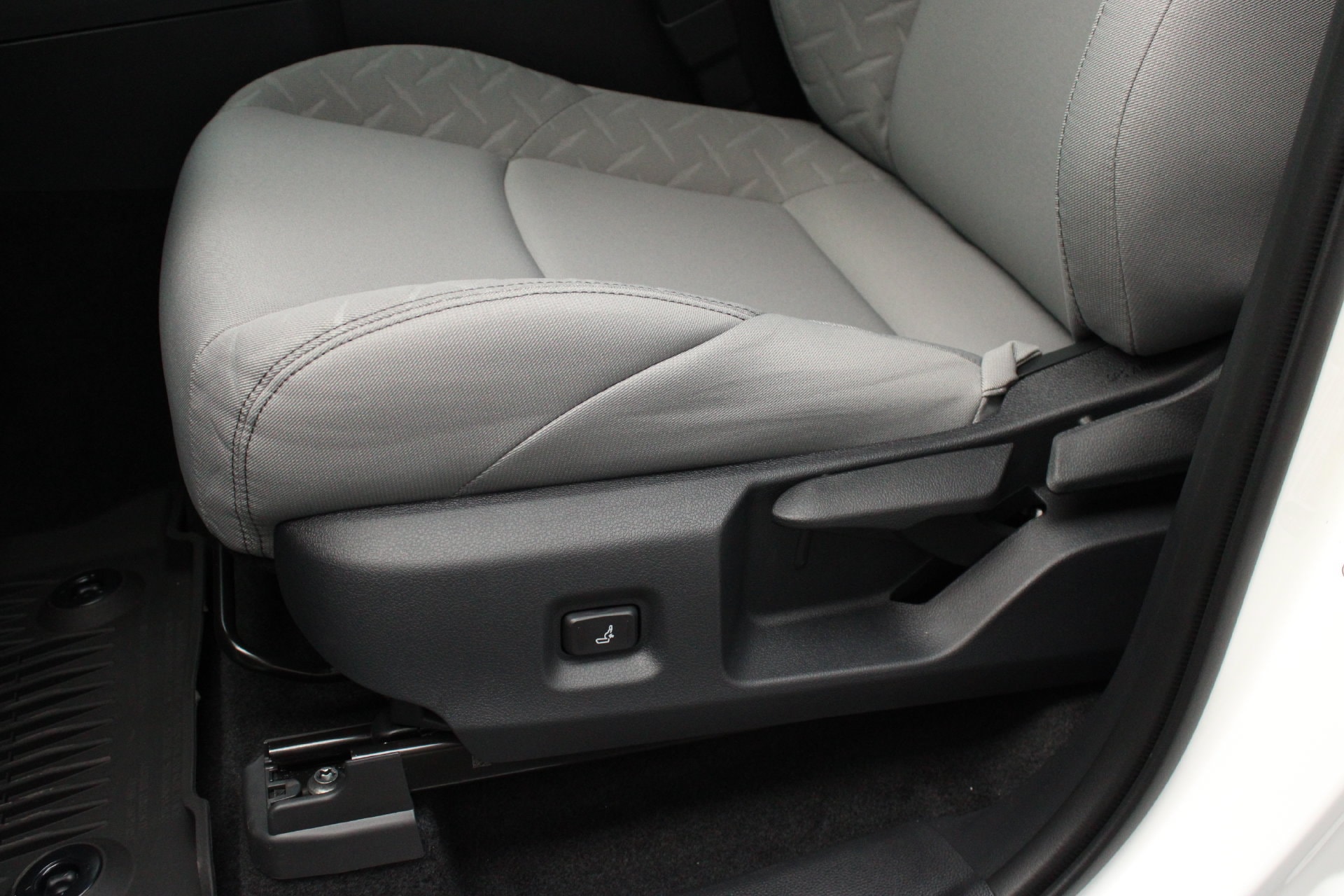 2026 Toyota Tacoma SR5 - Photo 16