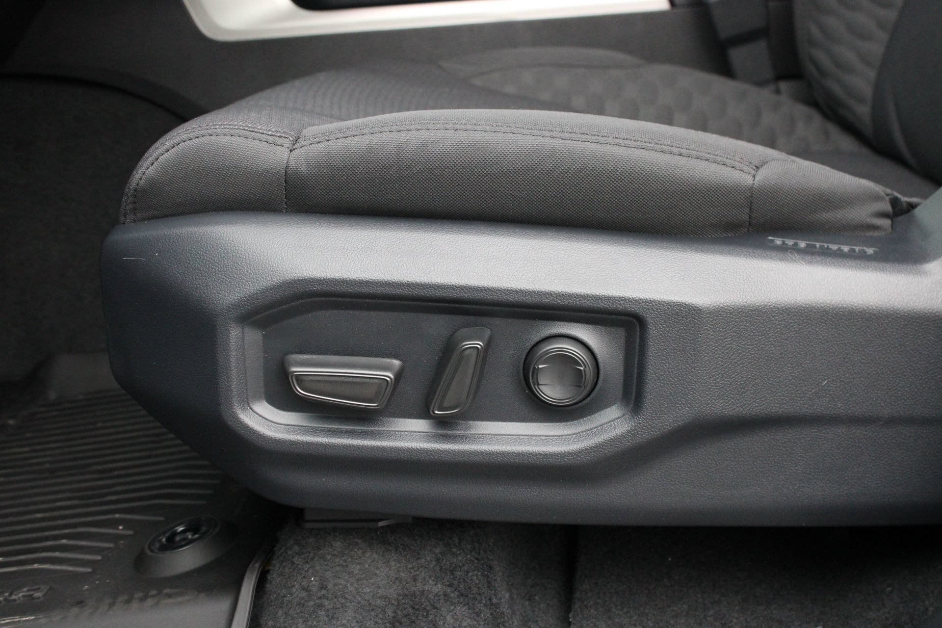 2026 Toyota Tundra SR5 - Photo 16