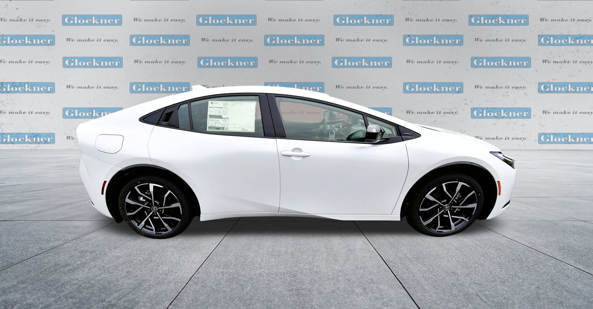 2025 Toyota Prius Plug-in Hybrid XSE photo 4