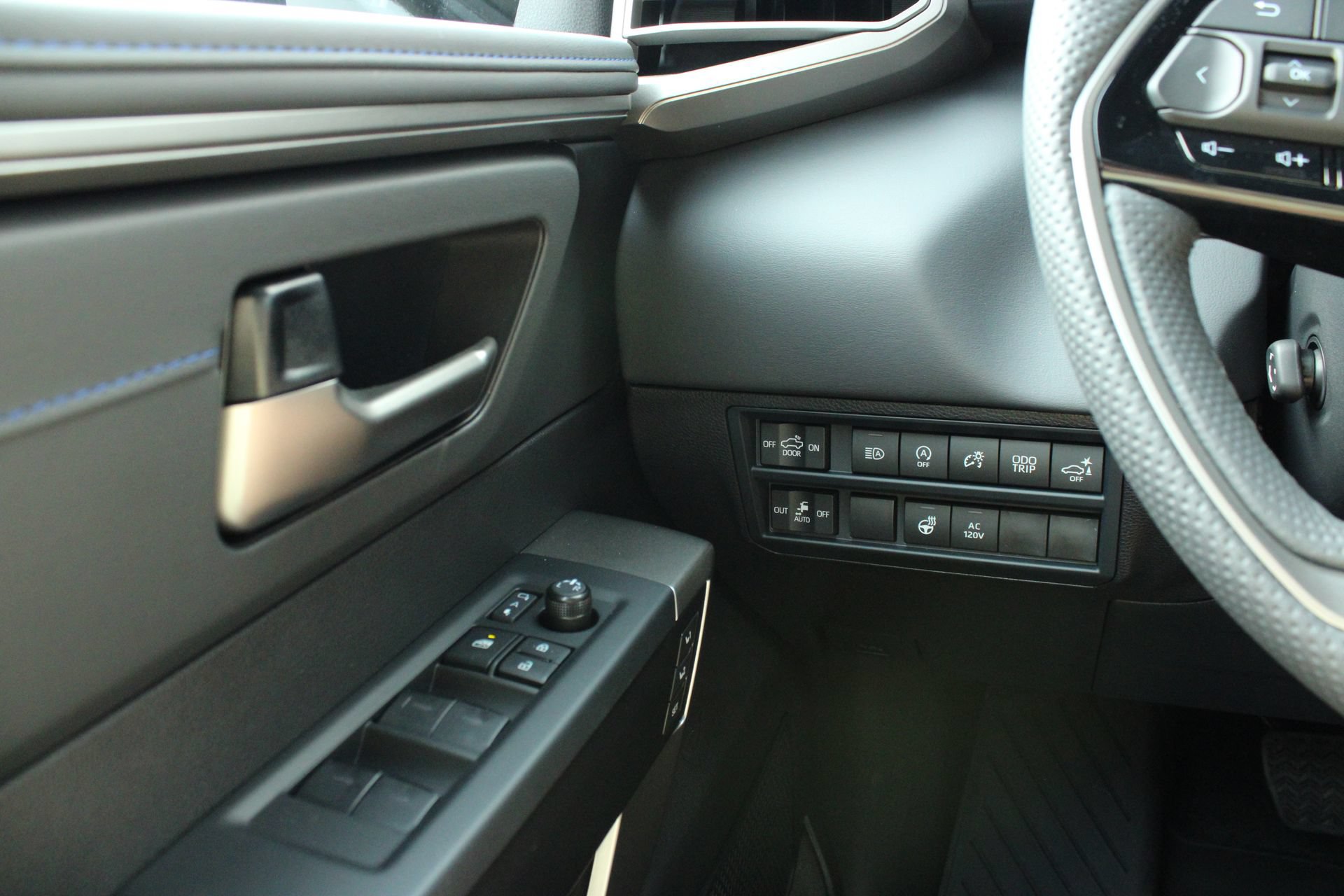 2026 Toyota Tundra Platinum - Photo 30