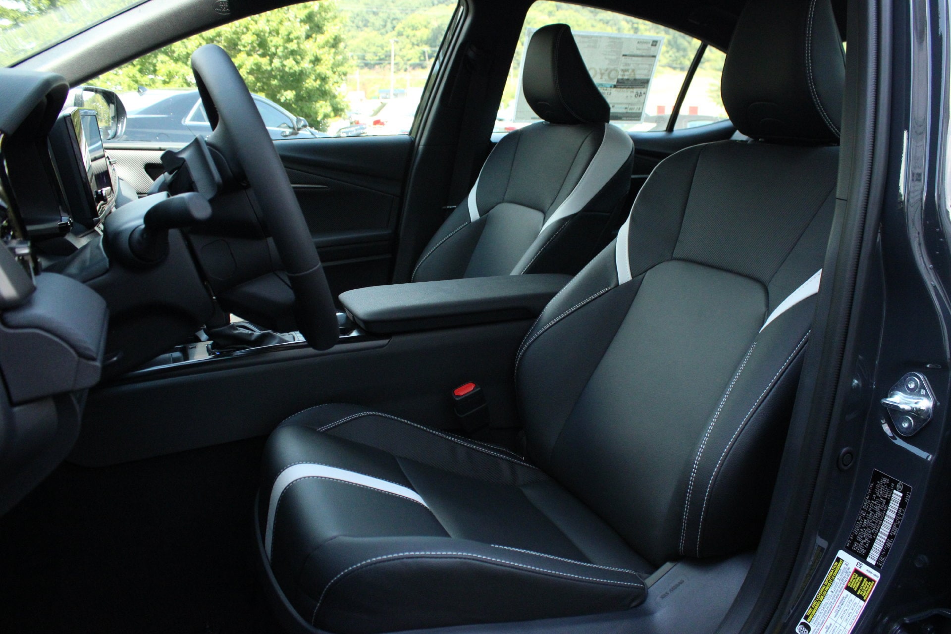 2026 Toyota Camry SE - Photo 16
