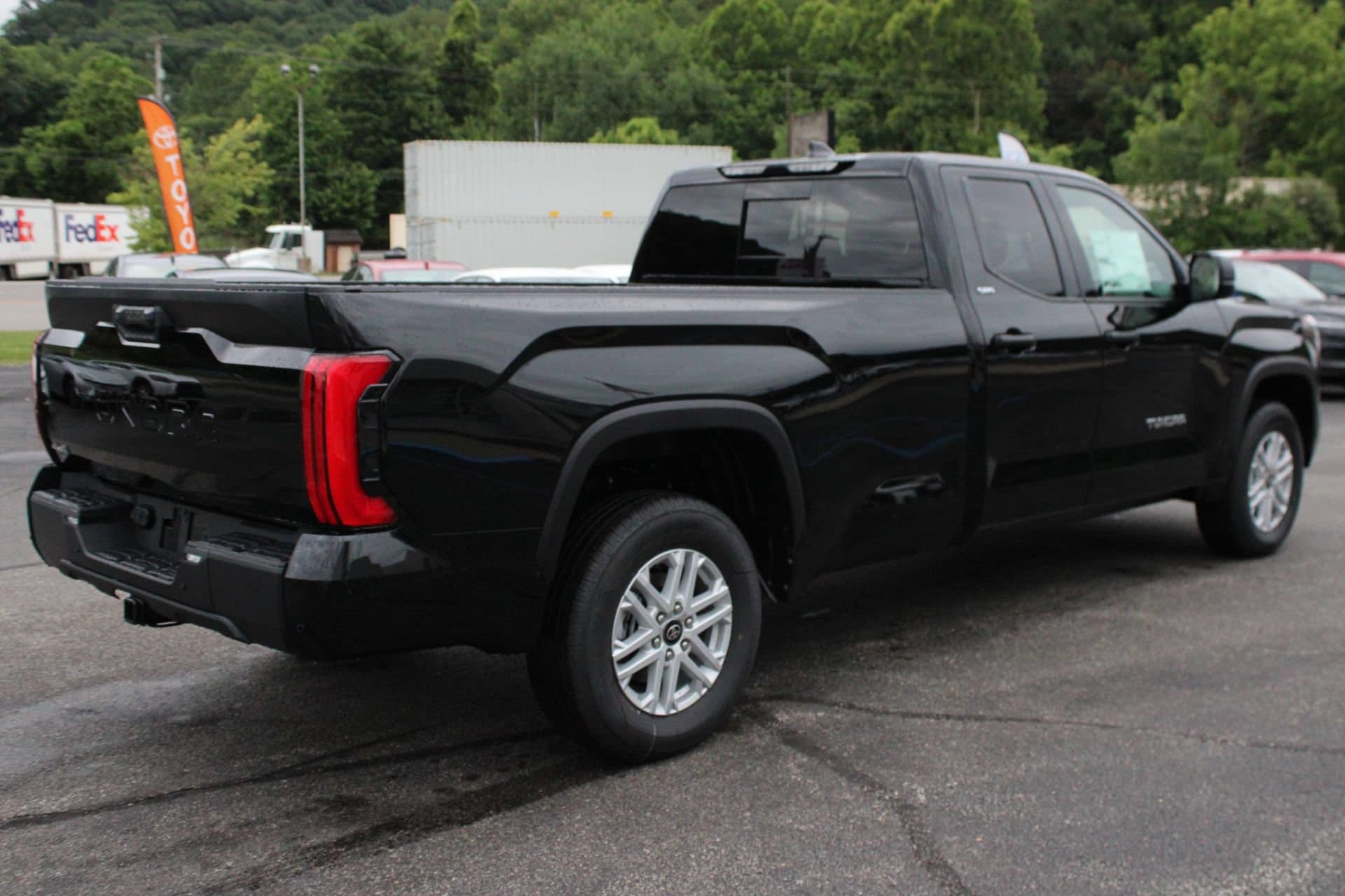 2026 Toyota Tundra SR5 - Photo 7