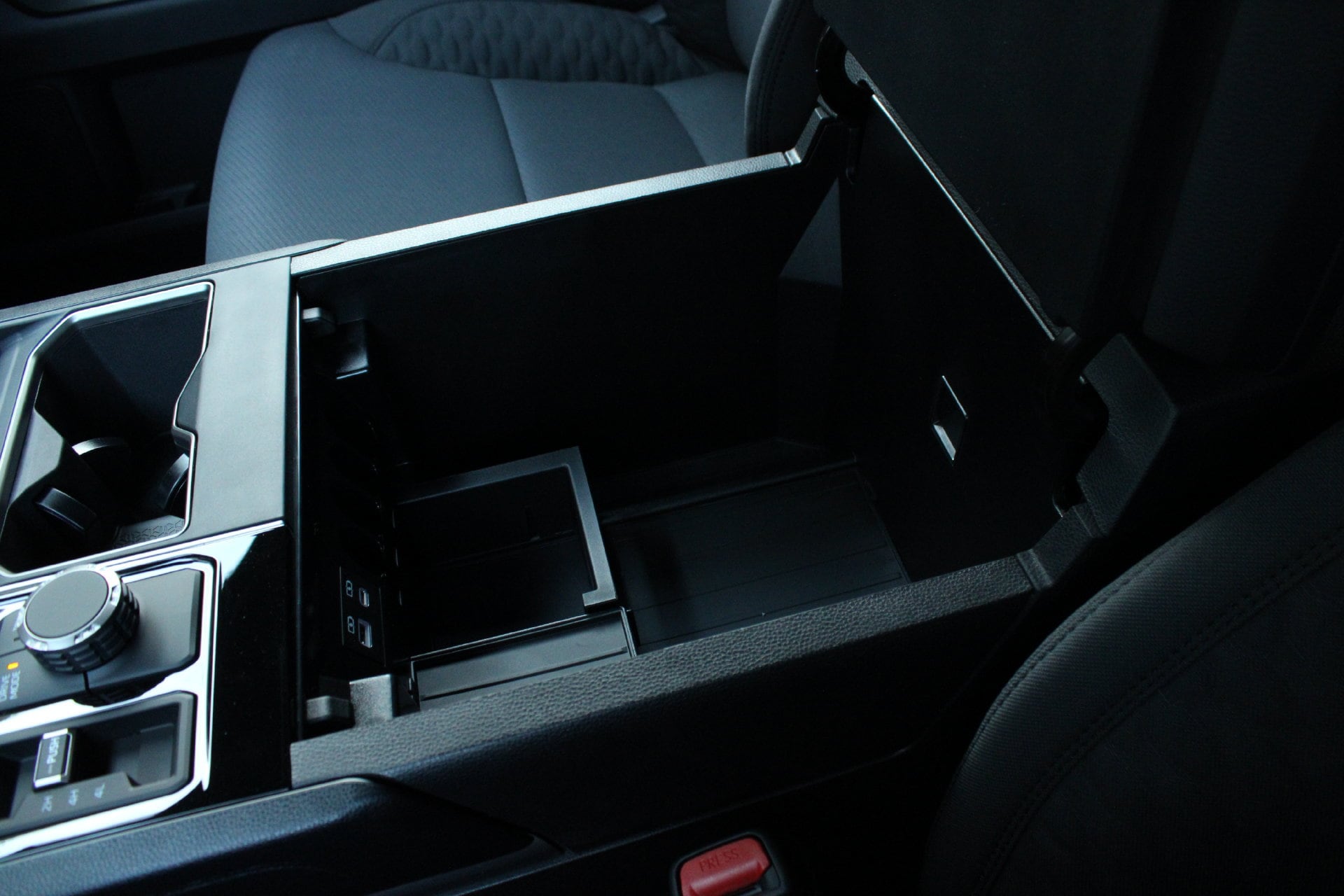 2026 Toyota Tundra SR5 - Photo 42