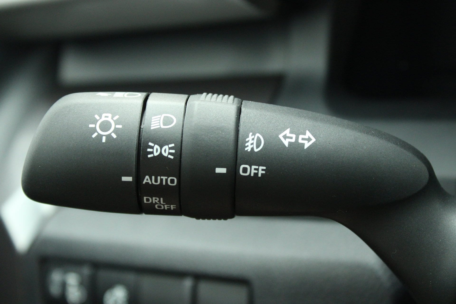 2026 Toyota Tacoma SR5 - Photo 32