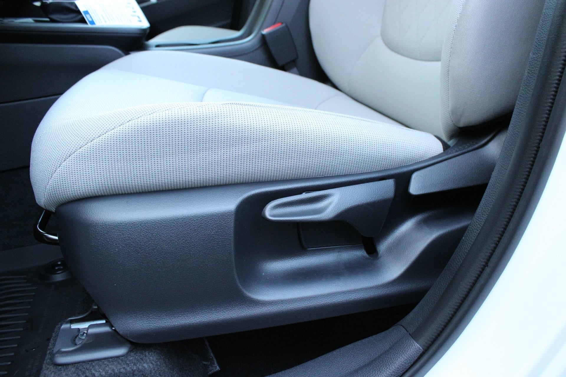 2026 Toyota Corolla Cross L - Photo 14