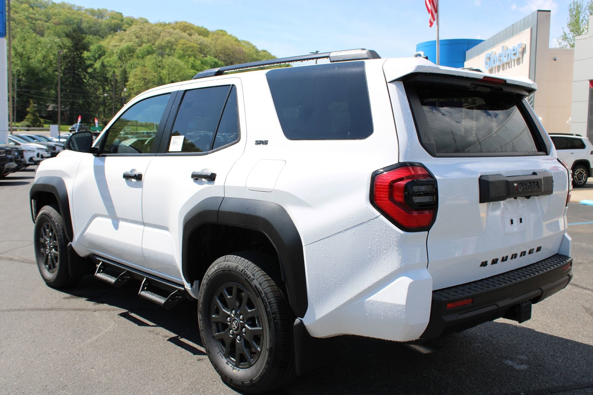 2026 Toyota 4Runner SR5 - Photo 9