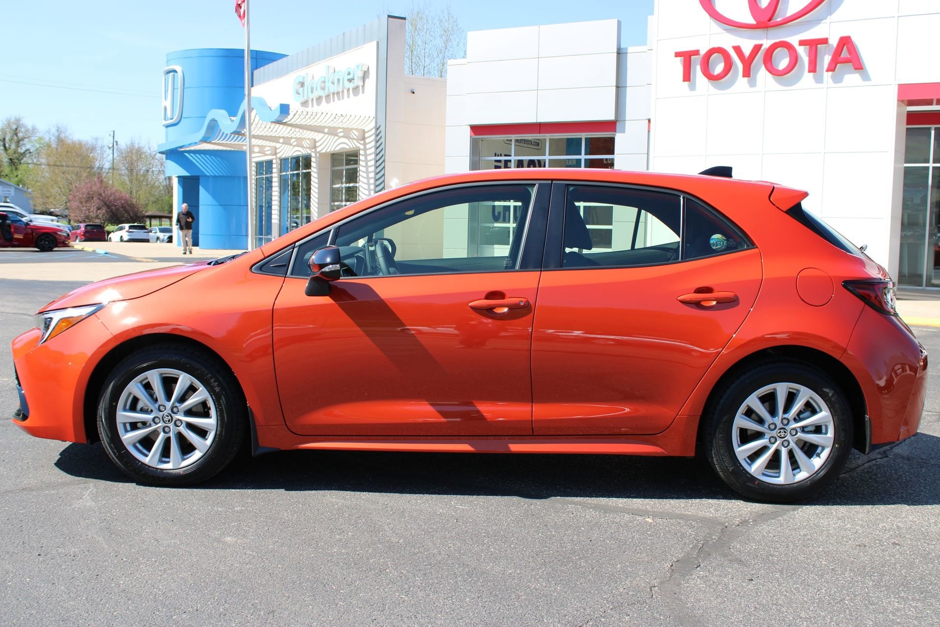 2026 Toyota Corolla Hatchback SE - Photo 11