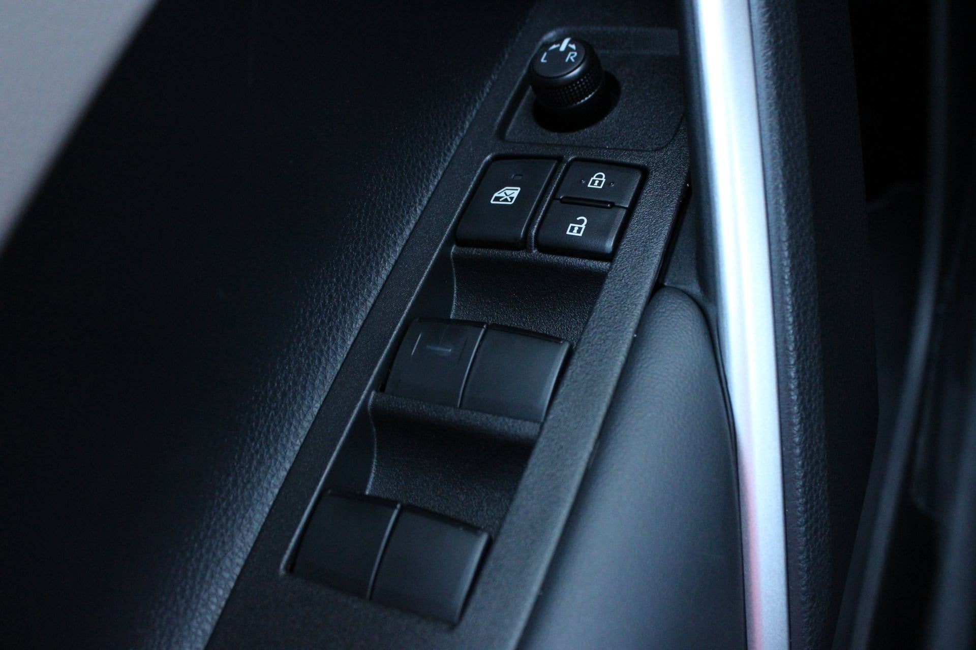 2026 Toyota Corolla Cross L - Photo 21